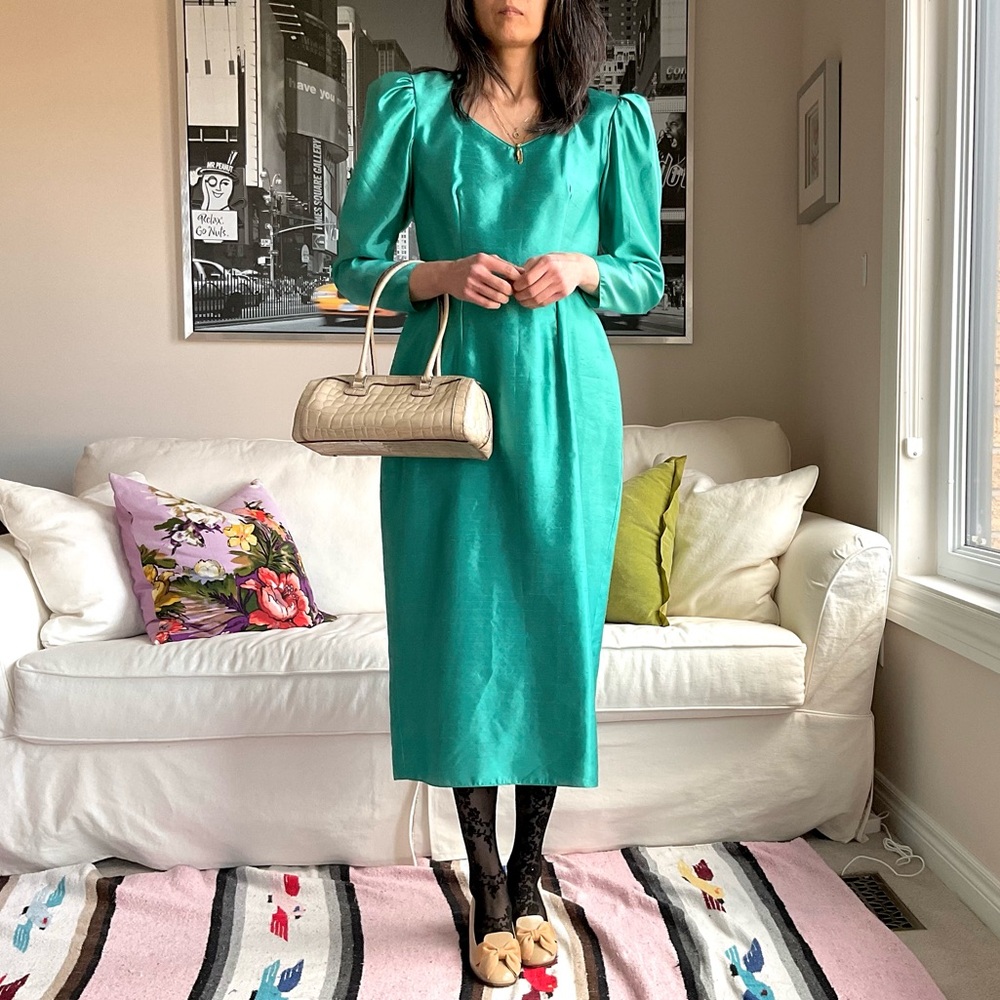 Vintage puff sleeve midi dress